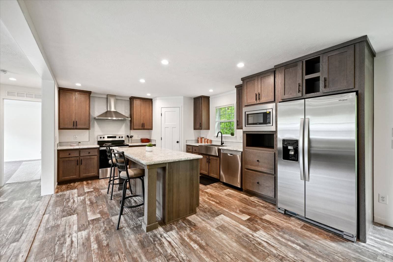 Elevate 56 kitchen home features