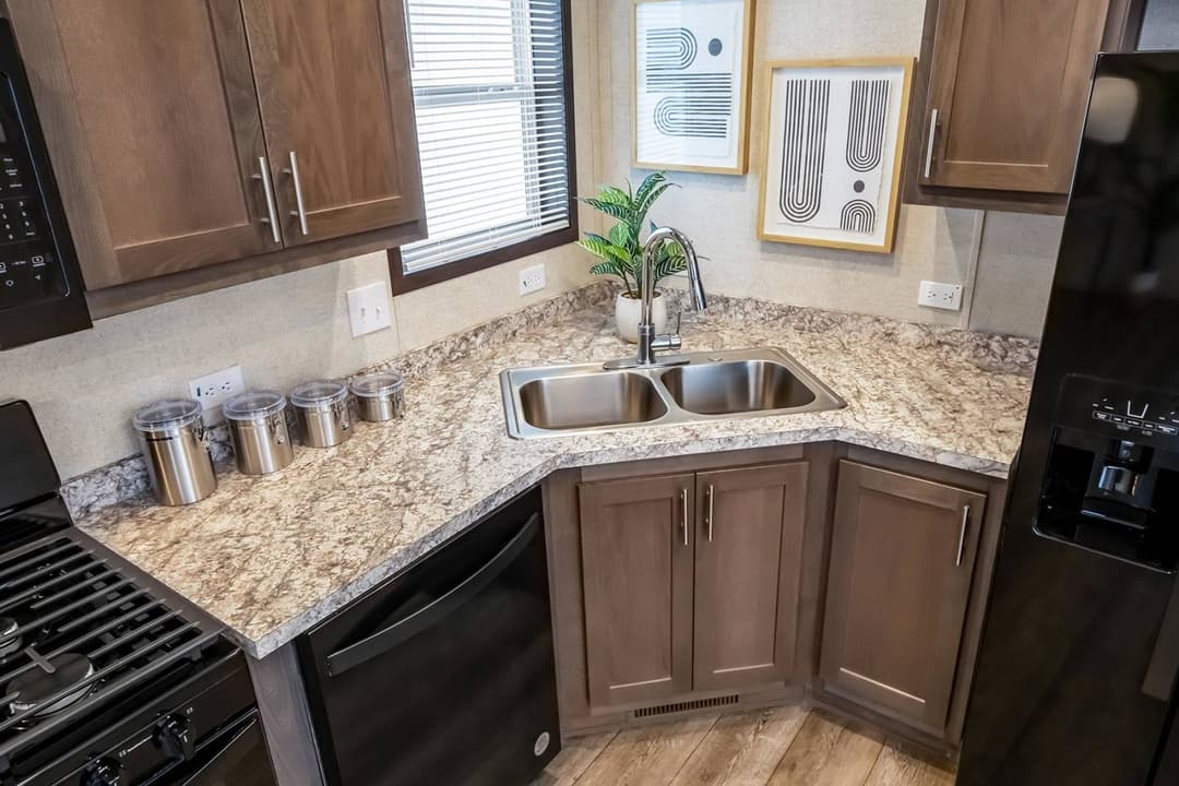 C601 kitchen home features