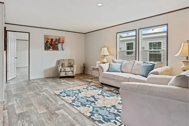 Pinnacle interior home features