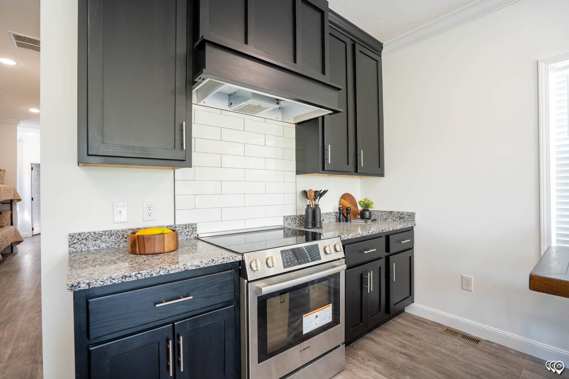 Pri1680-1031 kitchen home features