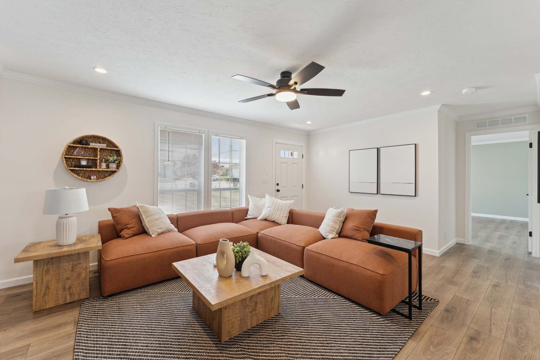 Sunlight 1493 interior home features