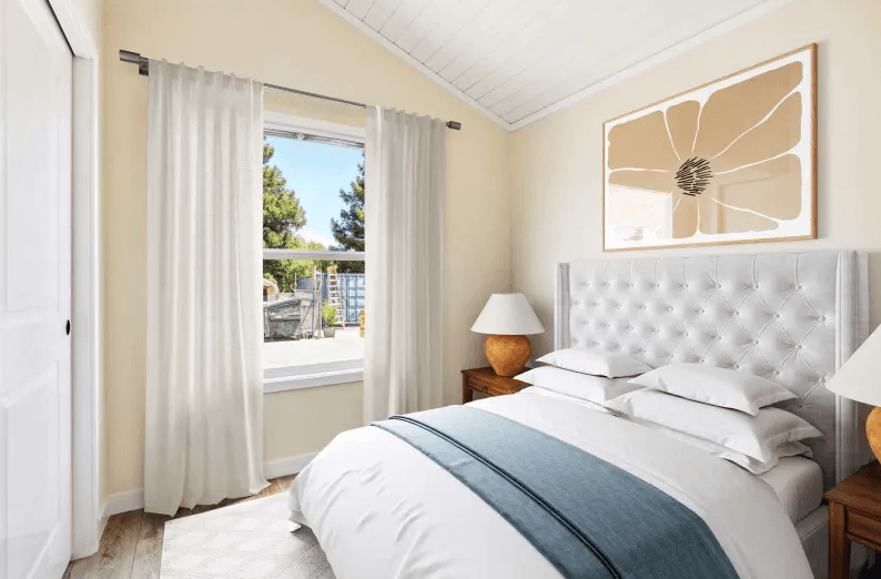 Ath-27 bedroom home features