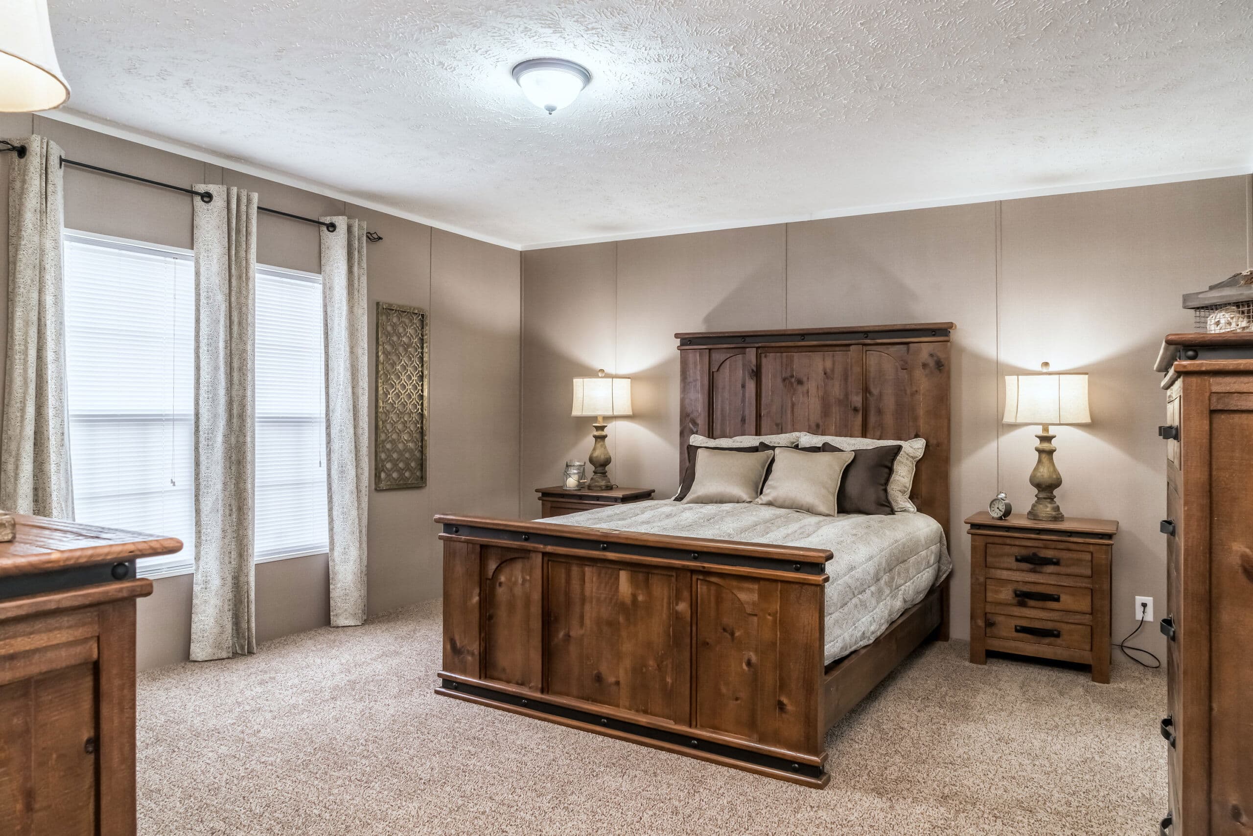 Md-32-32 bedroom home features