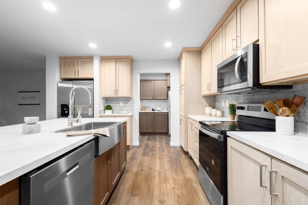 Landmark flex 2lm2430-r kitchen home features