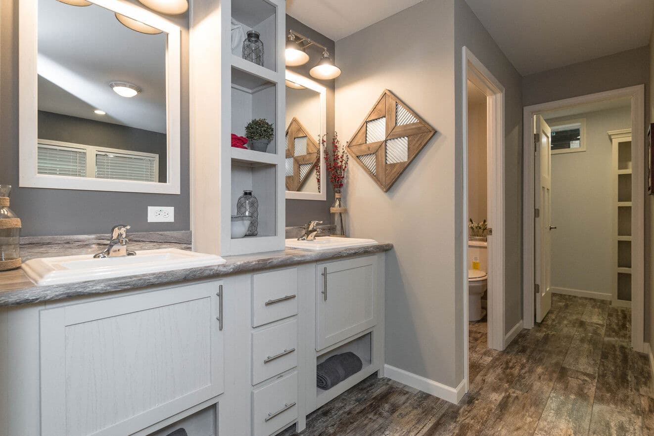 Pinehurst 92602k bathroom home features