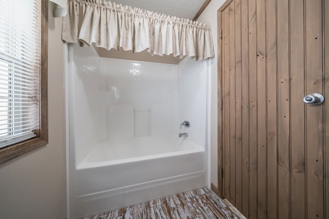 Md-49-32 bathroom home features