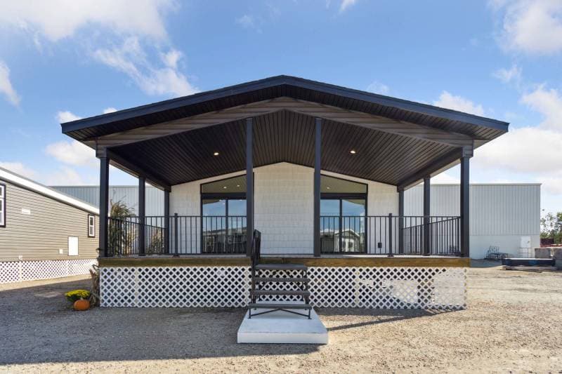 Wood manor d505 exterior home features