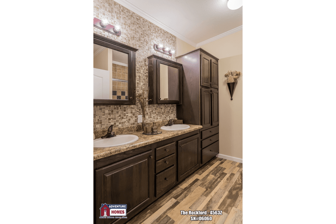 Rockford | 4563z bathroom home features