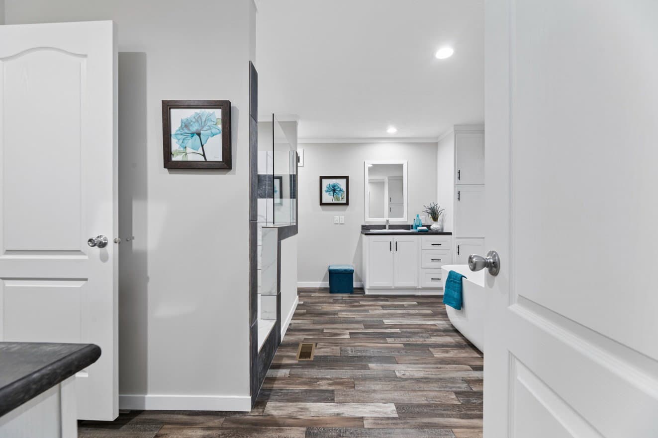 K2 bathroom home features