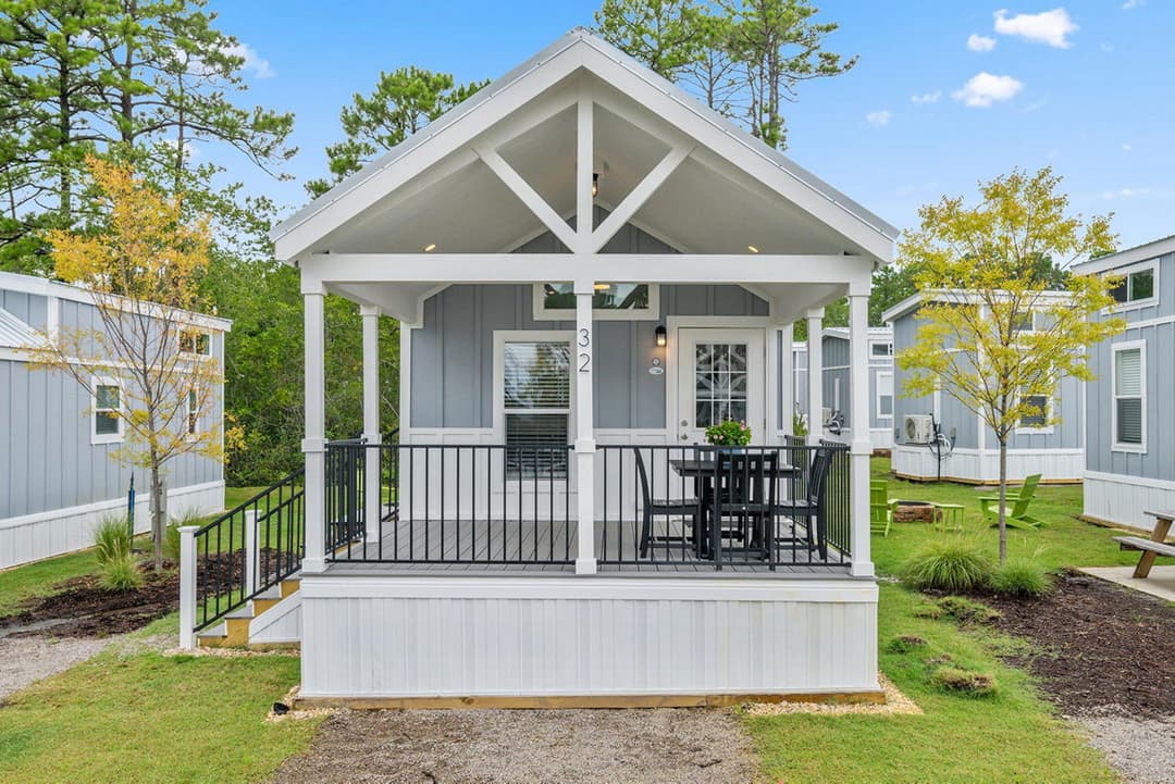 Park model 4110l hero, elevation, and exterior home features