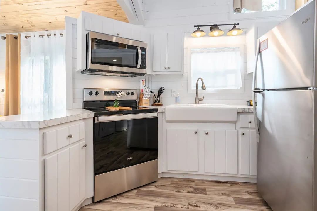 River stone | 4b 115 kitchen home features