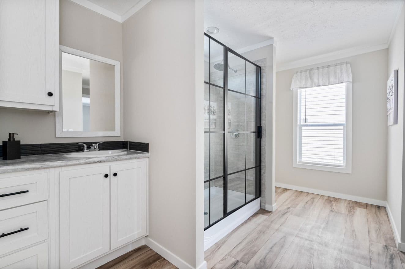 Champ 28563t bathroom home features