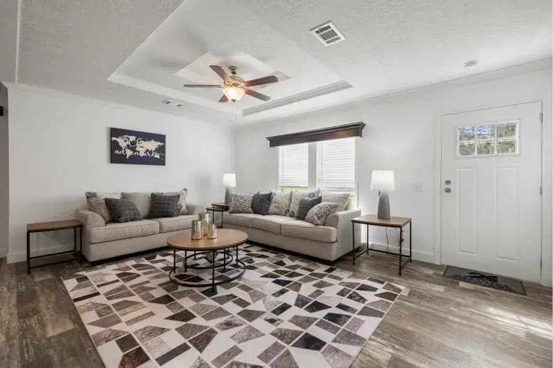 Freedom 2860520 interior home features