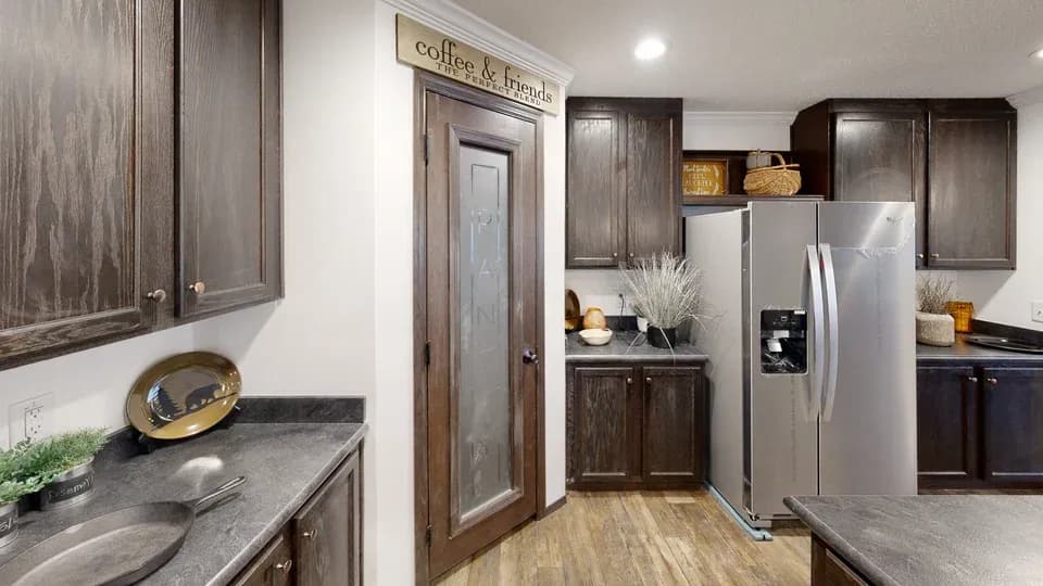 Buckhannon | 0603cbk kitchen home features