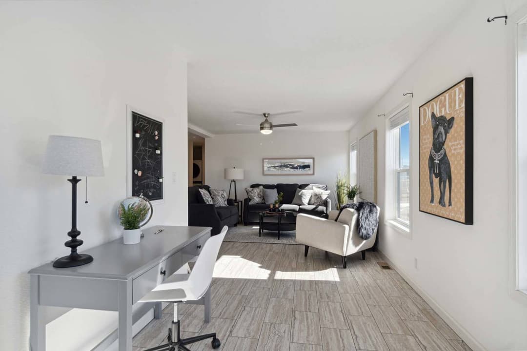 Aurora-e interior home features