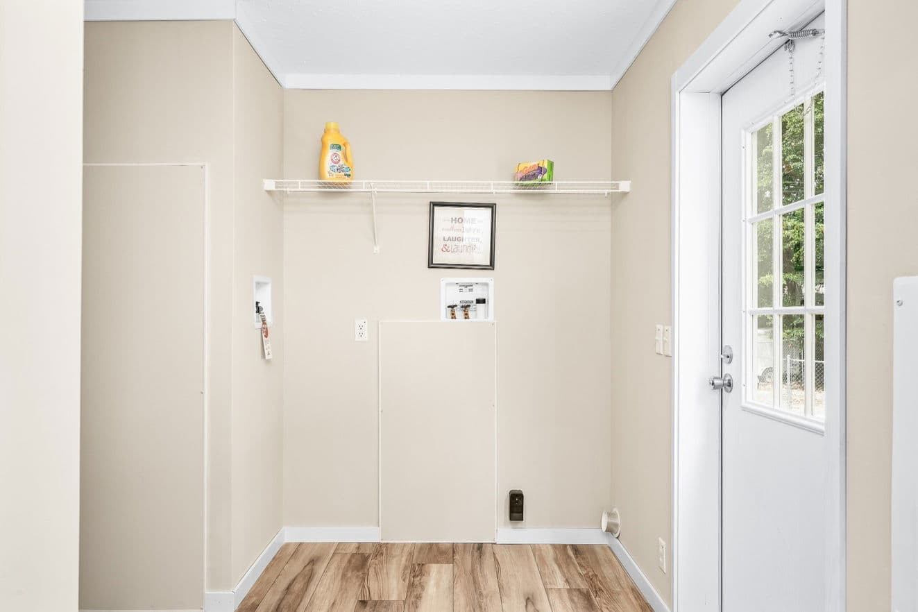 X model 32684x interior home features