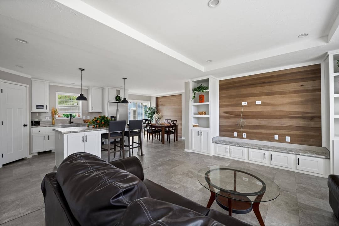 East point - elevate 52 interior home features