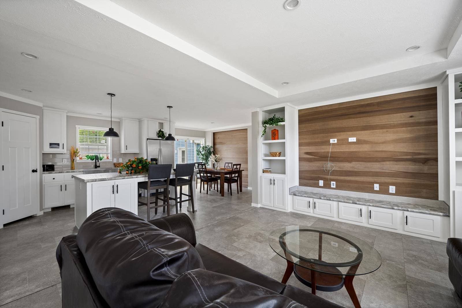 East point - elevate 52 interior home features