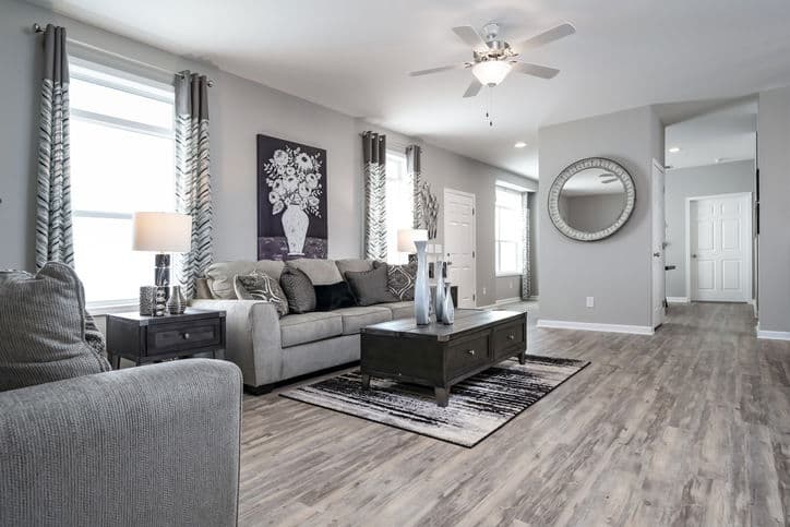 Max supreme 2 28683c interior home features