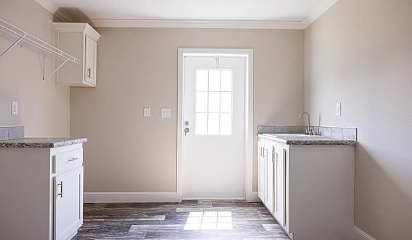 Freedom 3276518 interior home features