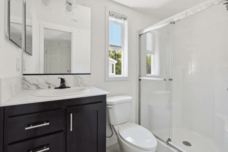 Ath-20l bathroom home features