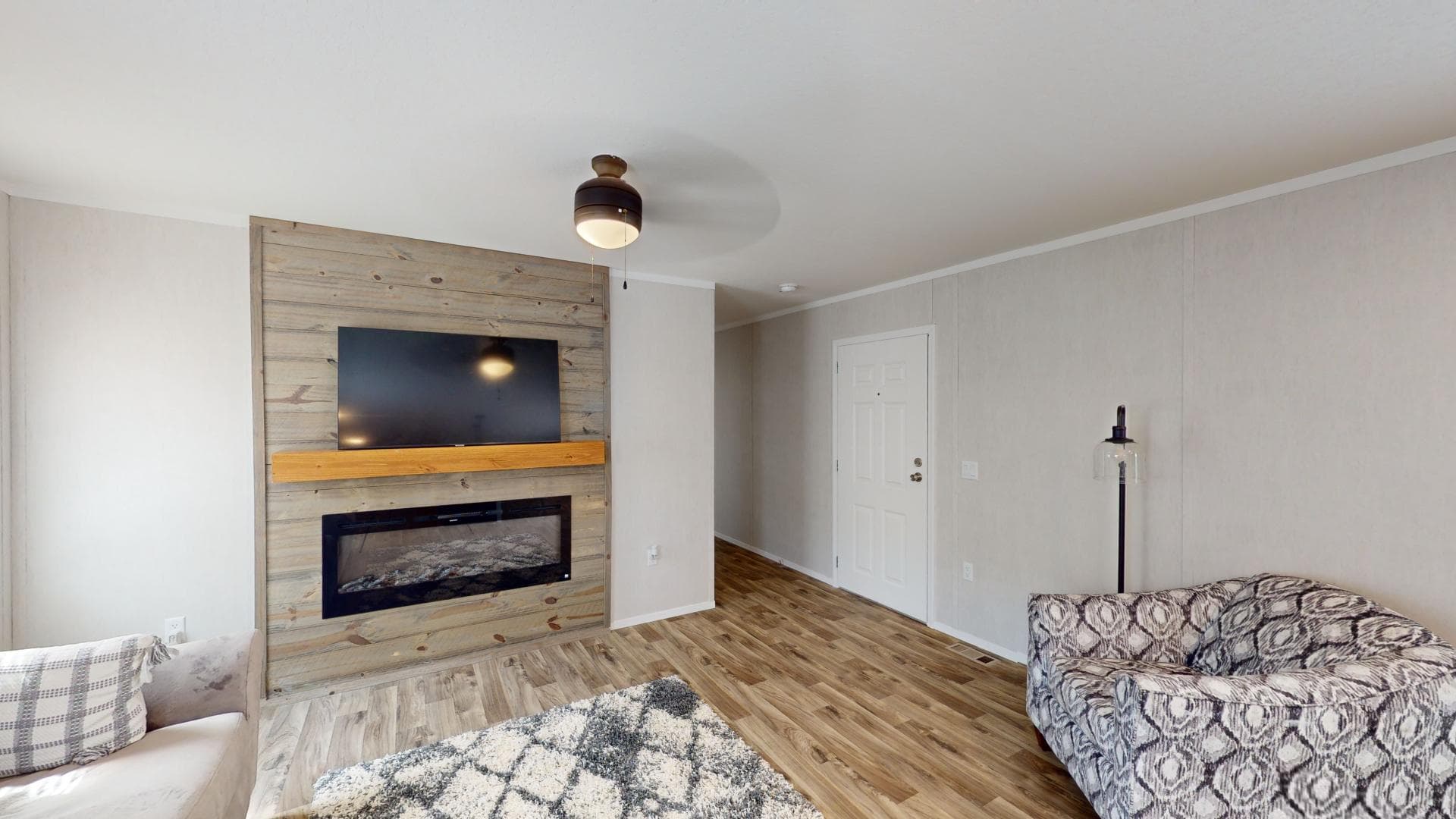 Arc1680-8000-2 interior home features