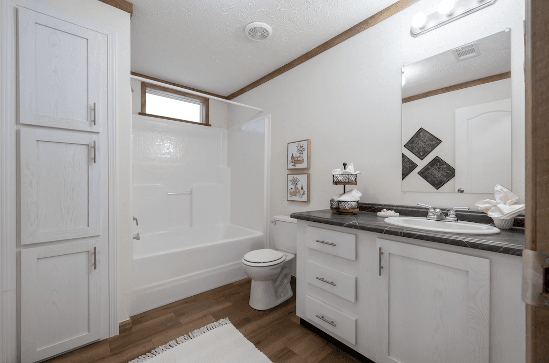 Md-61-32 kalispell bathroom home features