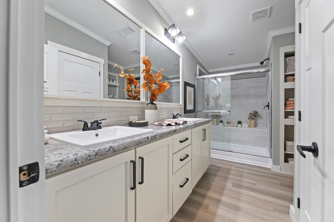 Pelican bay ii 30764b bathroom home features