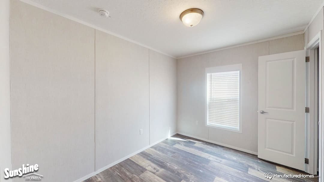 Arc1680-7003 bedroom home features