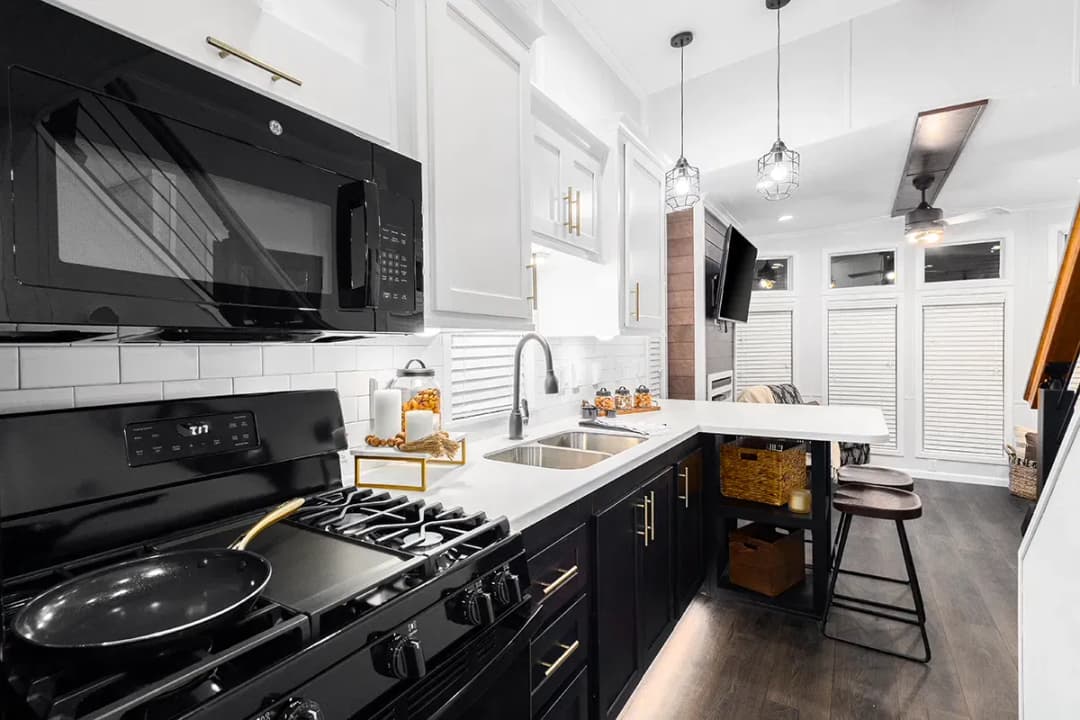 Eldorado 9043 kitchen home features