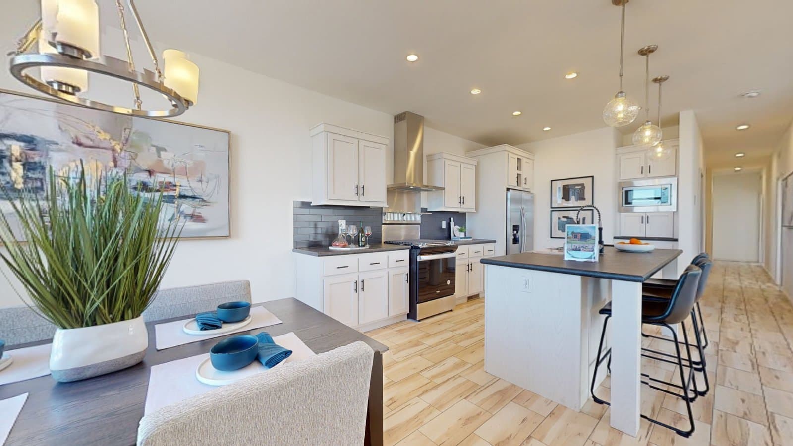 Nova-l kitchen home features