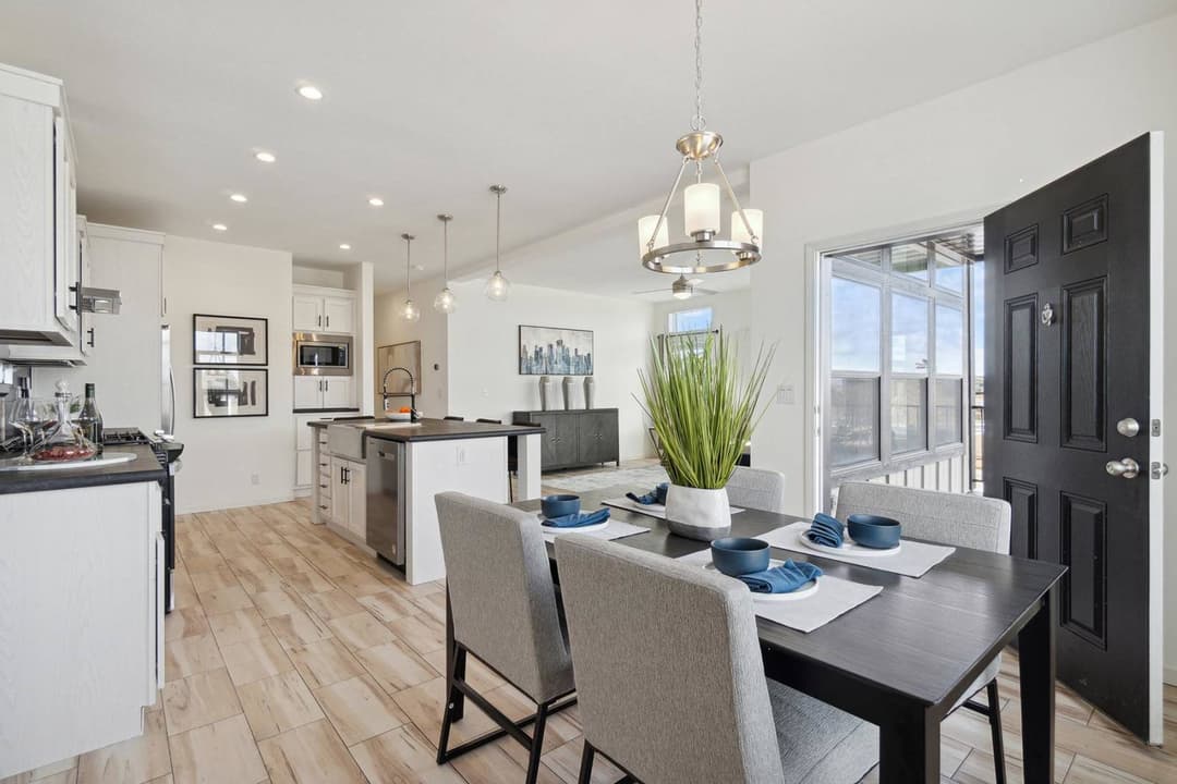 Nova-l interior home features