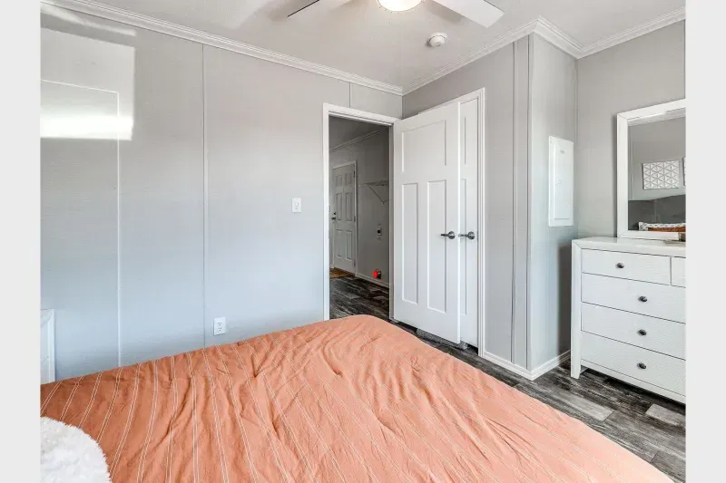 Prairie dune 8312 bedroom home features