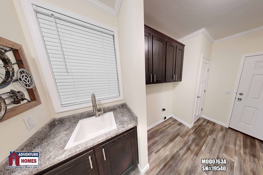 Mod0763a interior home features