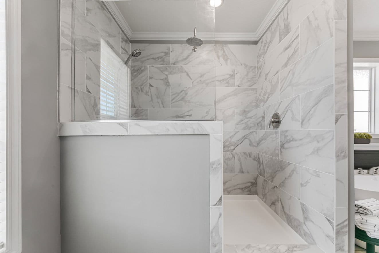 Jones 32764b bathroom home features