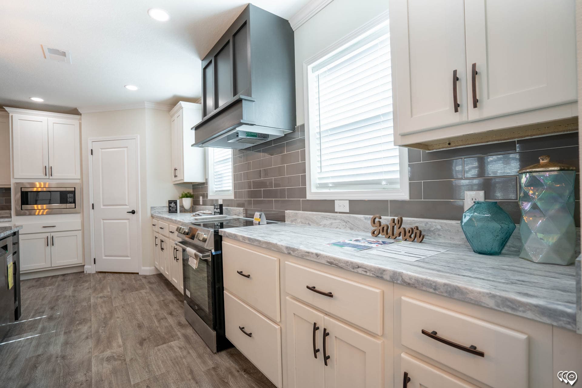 Pri3270-2060 kitchen home features