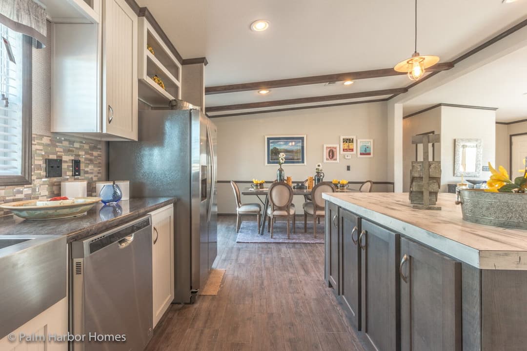 Carrington 30744c kitchen home features