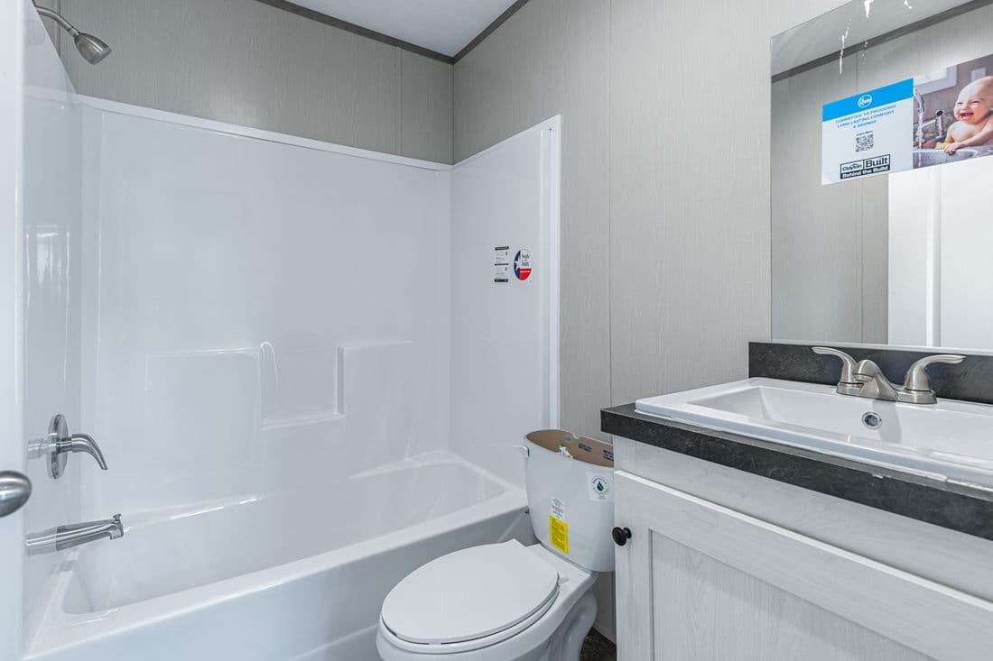 Resolution 16763h bathroom home features