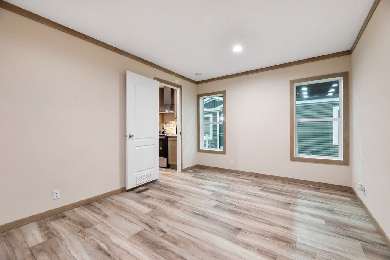 Ascension 16723h bedroom home features