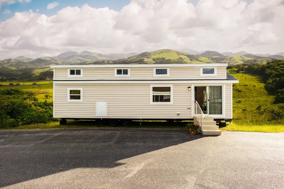 Lakeside 8043k elevation and exterior home features