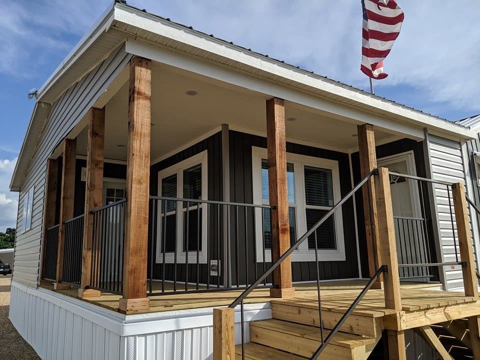 Addison exterior home features