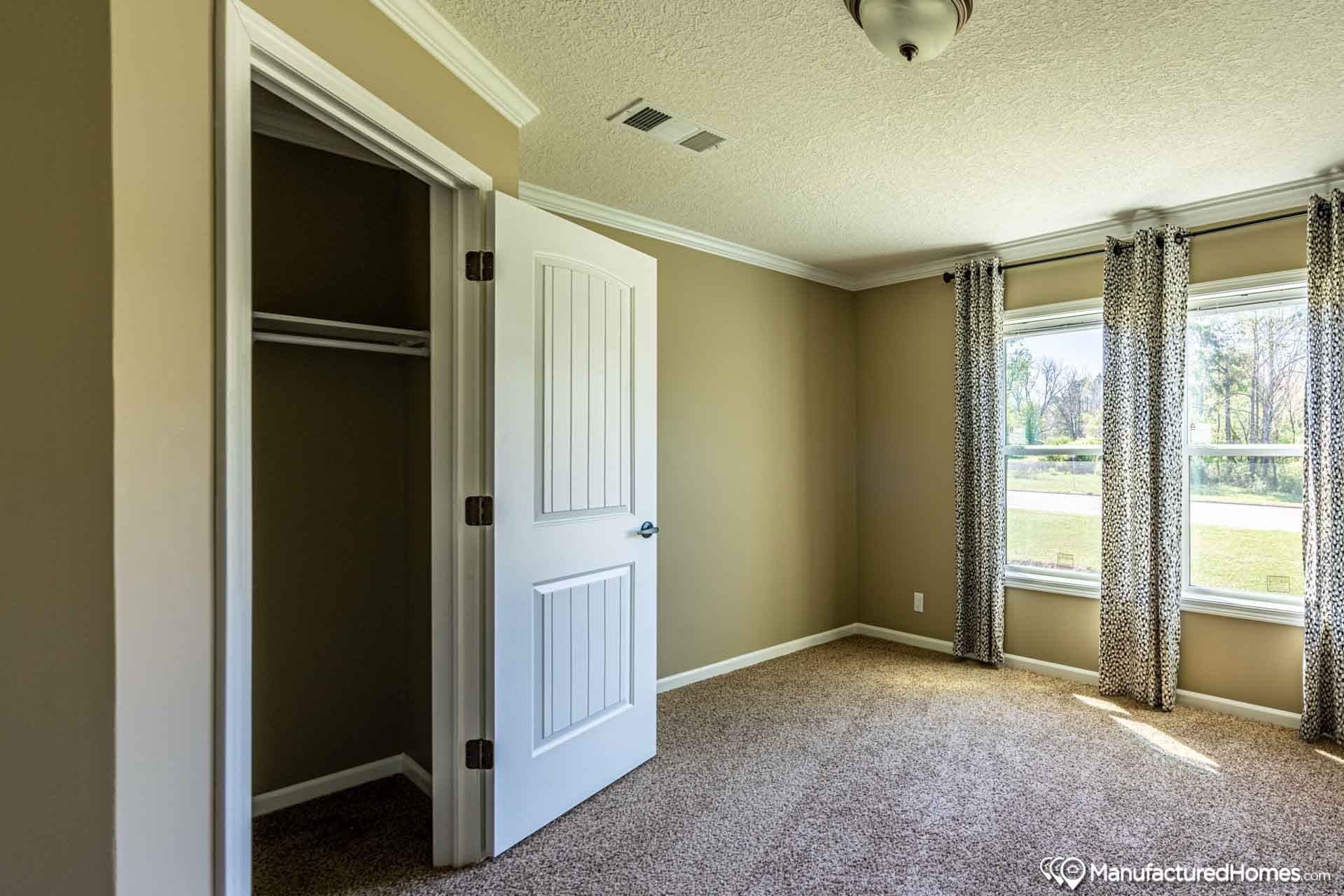 The vayda kate bedroom home features