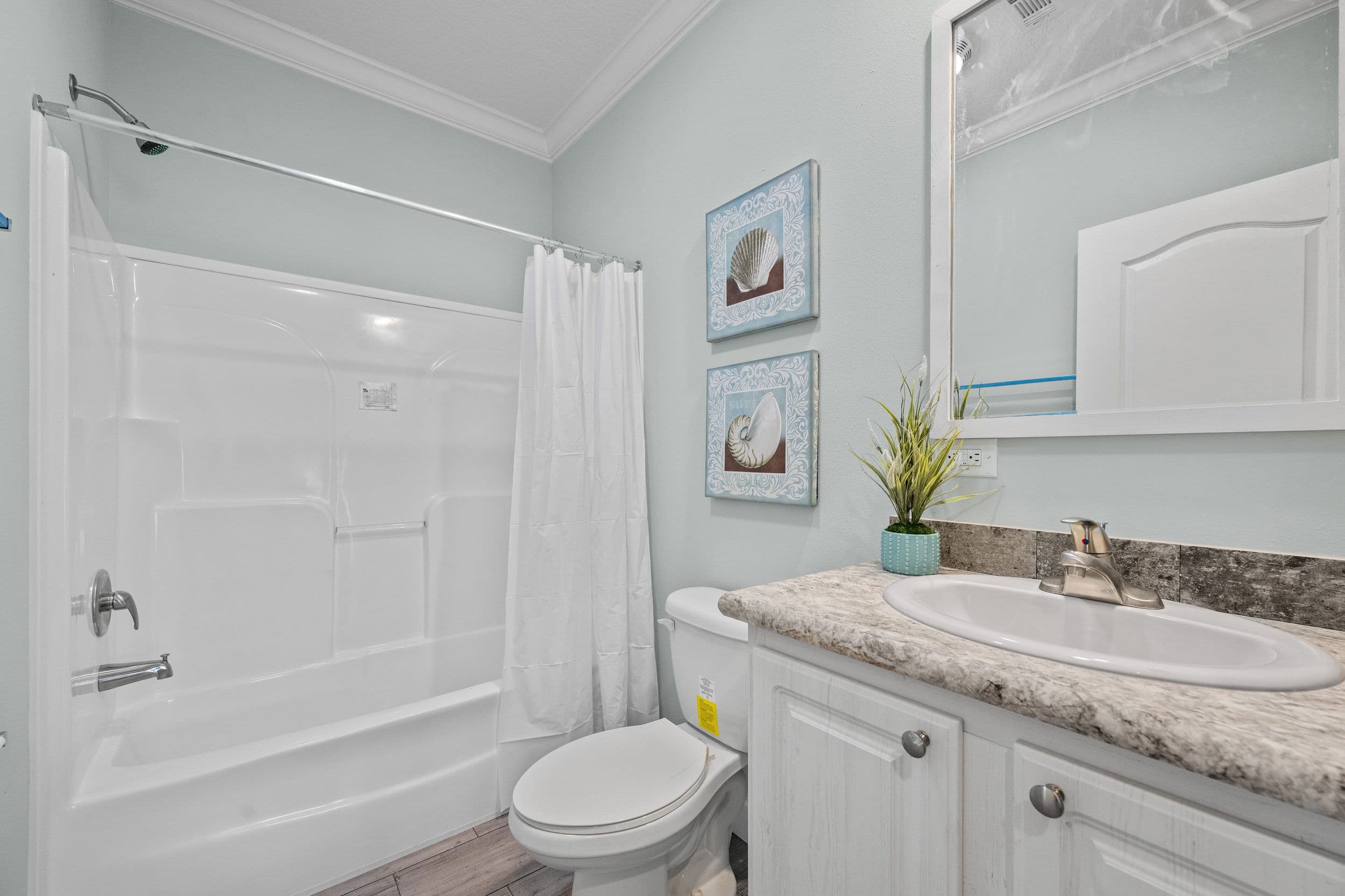 Siesta bathroom home features