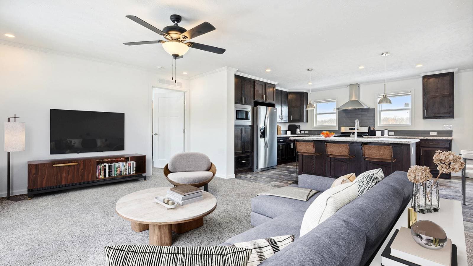 N620 interior home features