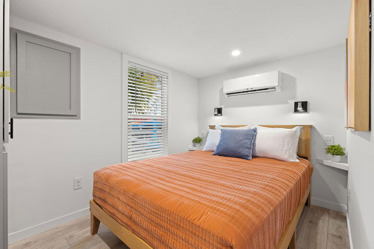 Park model 4110 bedroom home features