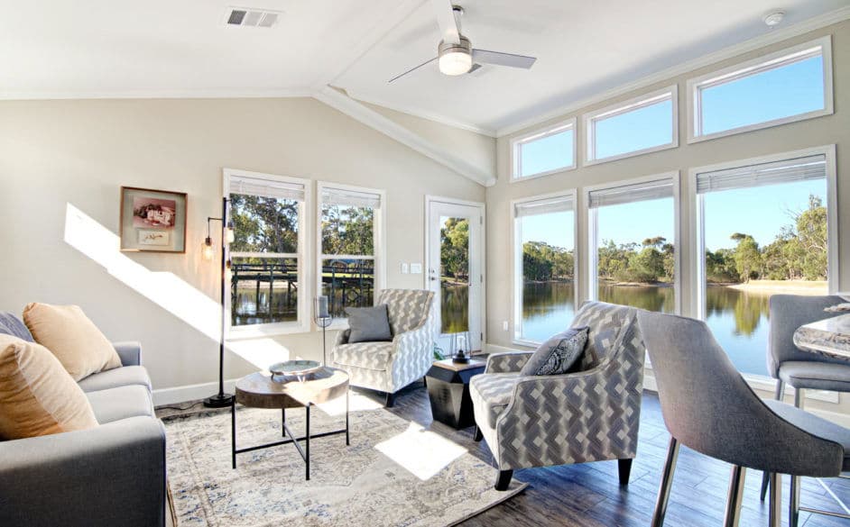 Eagle j56fp8 interior home features