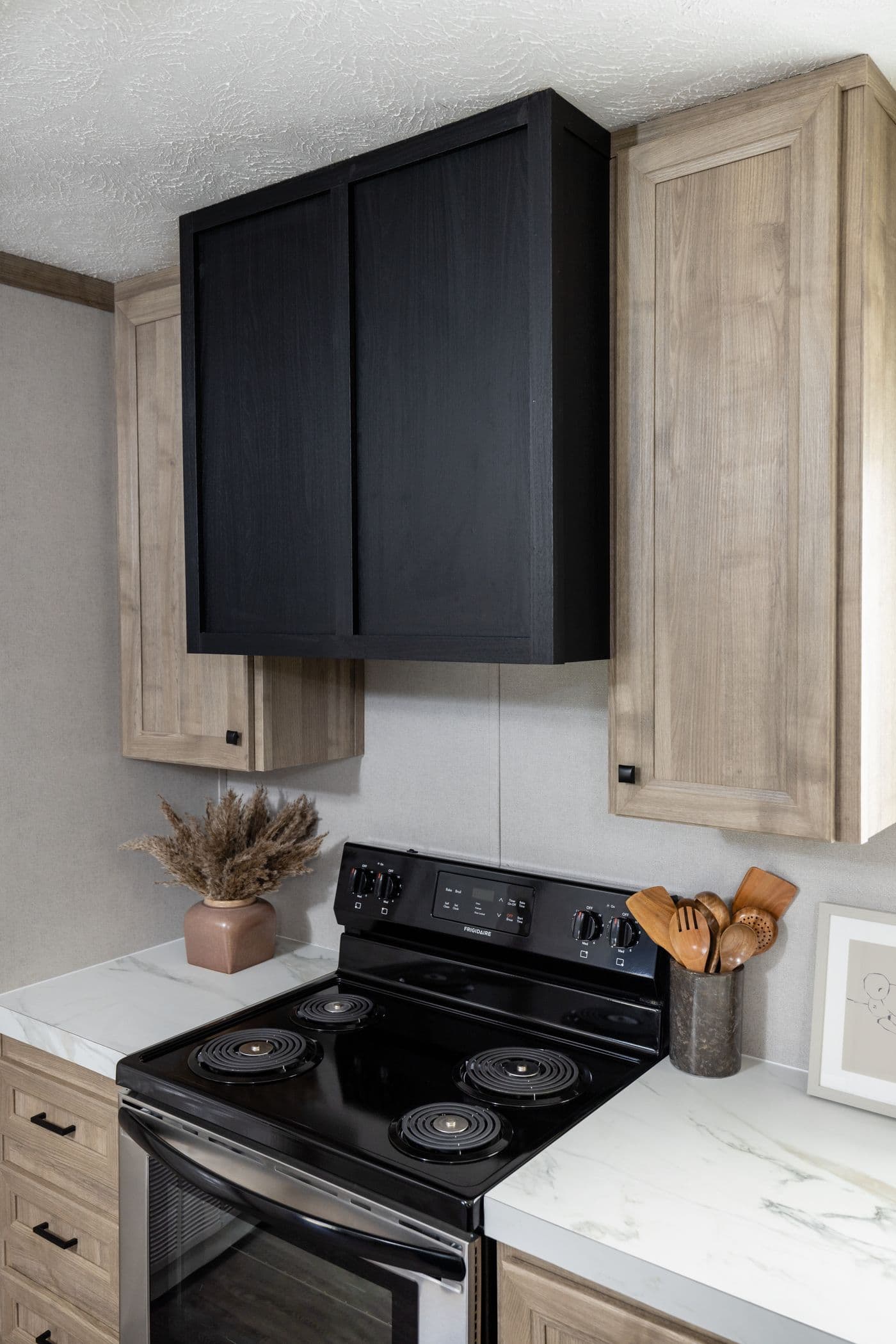 Sterling anniversary kitchen home features