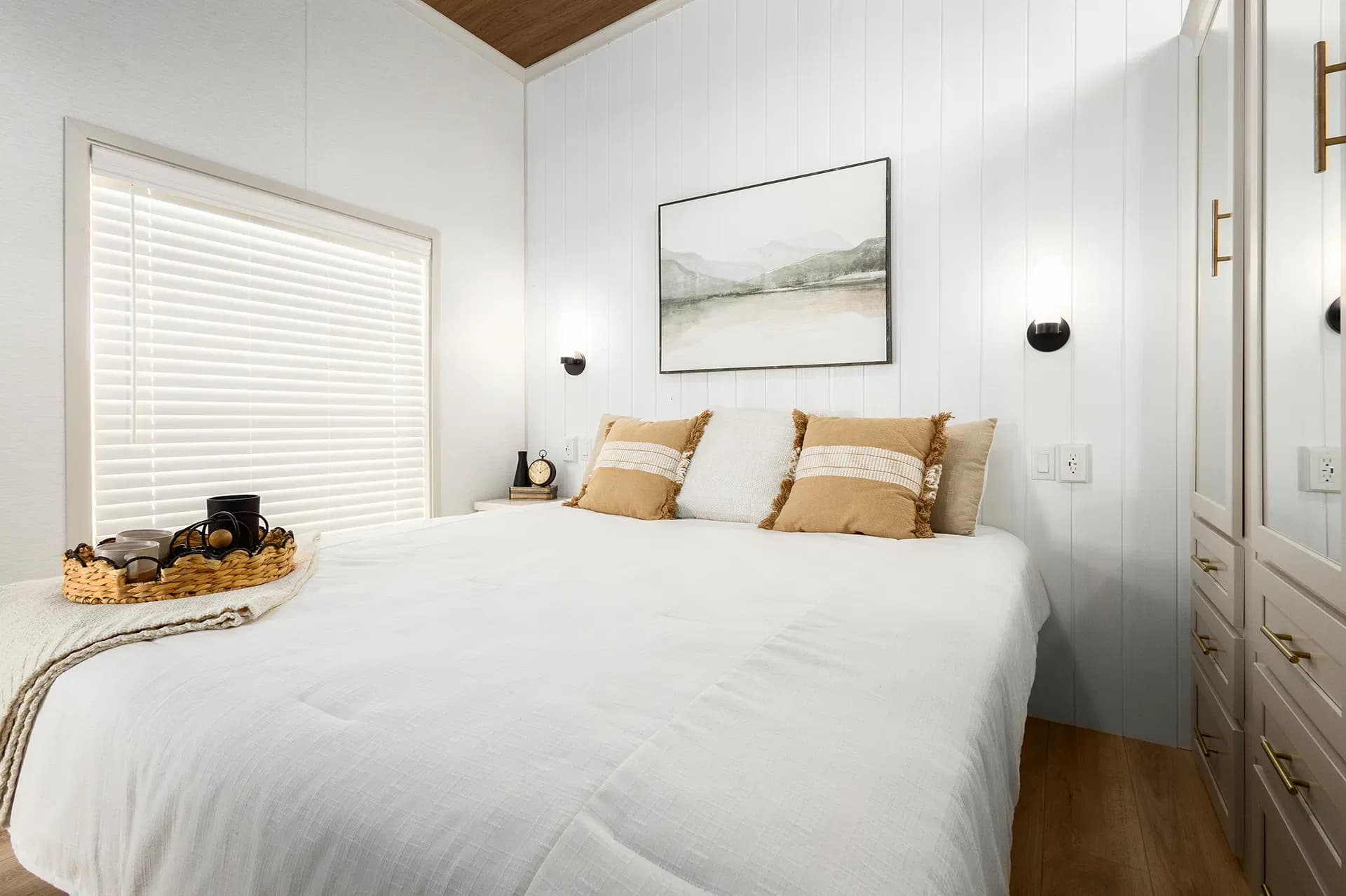 Canadian eldorado 6450 bedroom home features