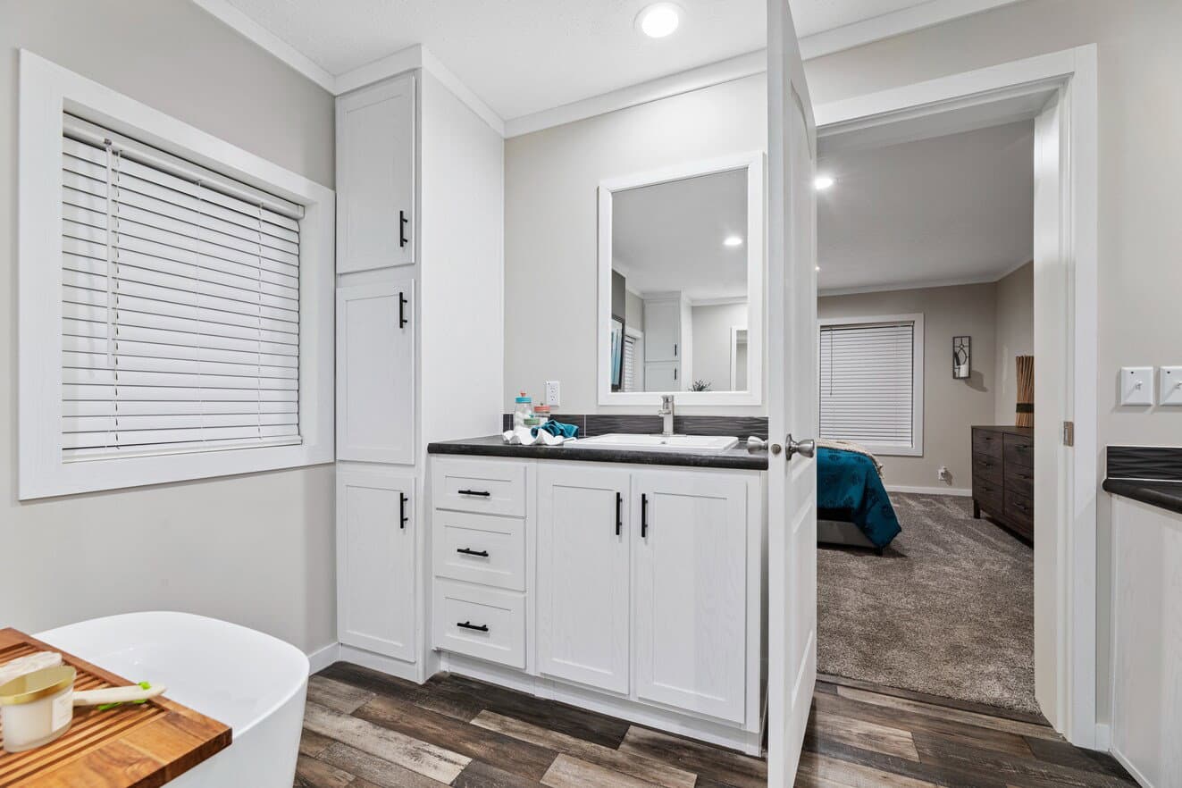 K2 bathroom home features