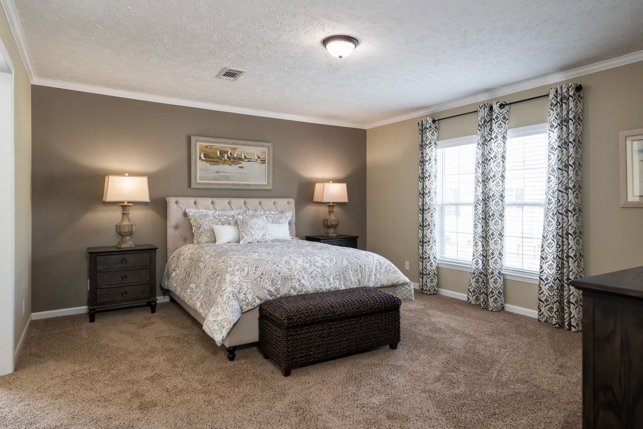 Kb-3238 bedroom home features